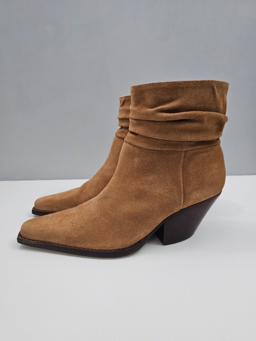 Vince Camuto Nerlinji Slouch Ankle Boot Light Cognac Suede Western Womens 9 NEW